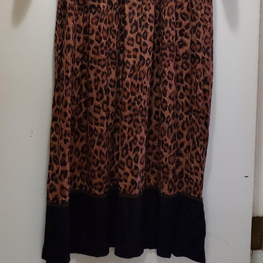Black & Leopard Printed Vintage Dress. - Picture 2 of 3